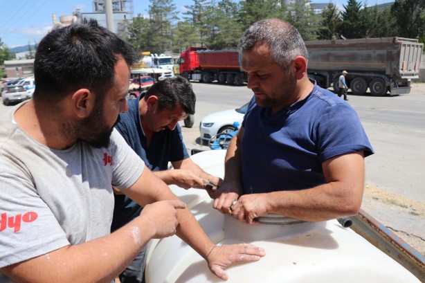 Foto - Ne girebildi, ne de çıkabildi! Komedi filmi gibi olay