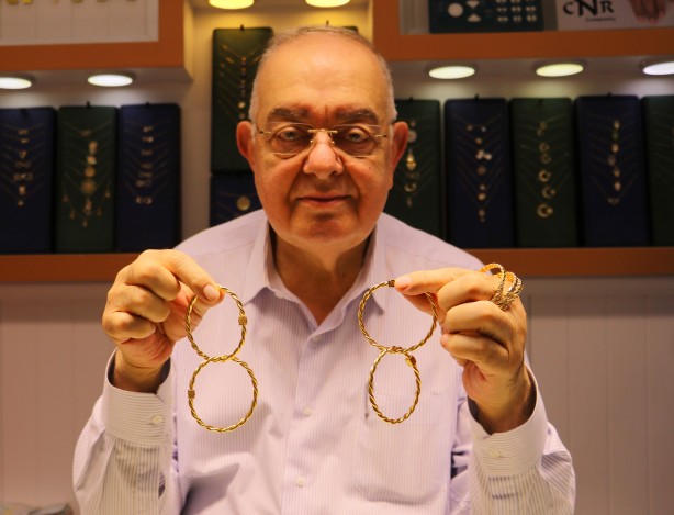 Foto - Ne gram altın ne çeyrek! 1700 lira söylentisine rağmen vatandaşlar kuyumcudan onu almaya başladı