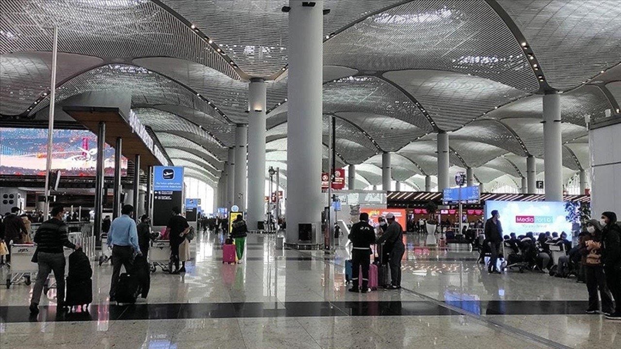 Foto - "Ne işe yarayacak" diyen istemezükçülere kapak olsun! İstanbul Havalimanı dünyanın en tepe noktasını resmen ele geçirdi