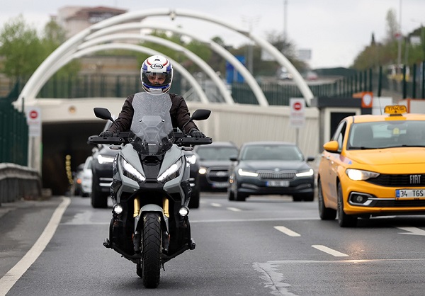 Foto - Ne kaldırım dinliyorlar ne ters yön! Kontrolsüz ordu tehlike saçıyor
