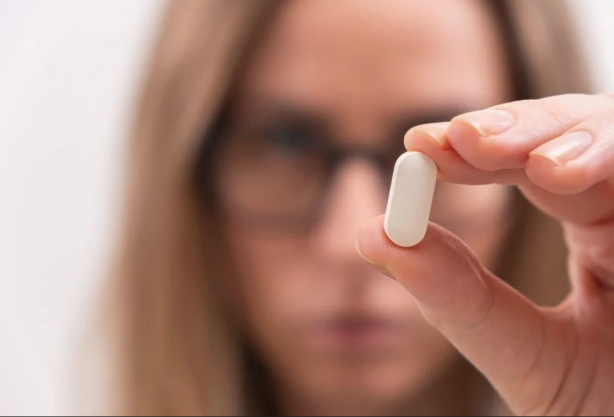 Ne olduğu duyunca şaşkına döneceksiniz Antibiyotik dilini bu hale getirdi