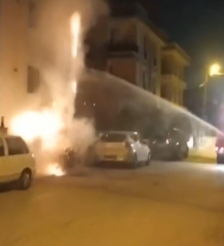 Foto - Ne olduğunu anlayamadılar! Beylikdüzü'nde gece gündüze döndü