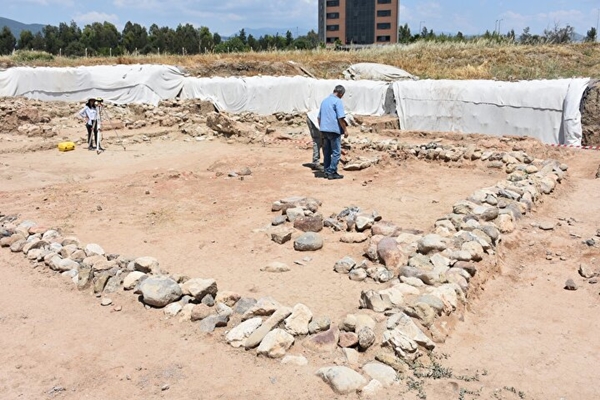 Foto - Ne olduğunu öğrenince çok şaşıracaksınız! İzmir'de yapılan kazılarda bulundu