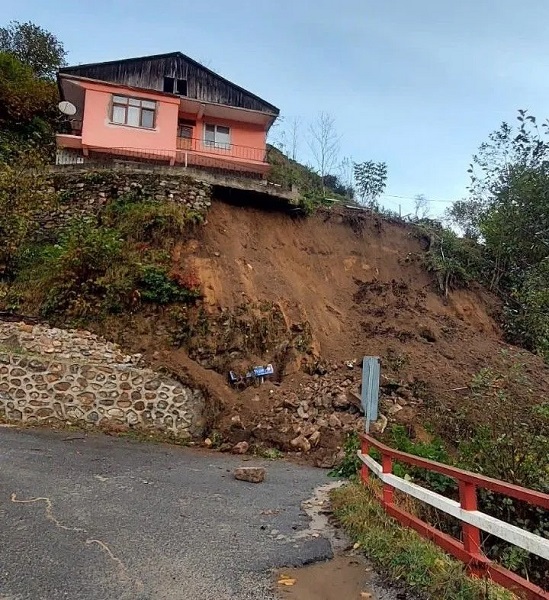 Foto - Ne olduysa sağanaktan sonra oldu! Rize’de korkunç görüntü