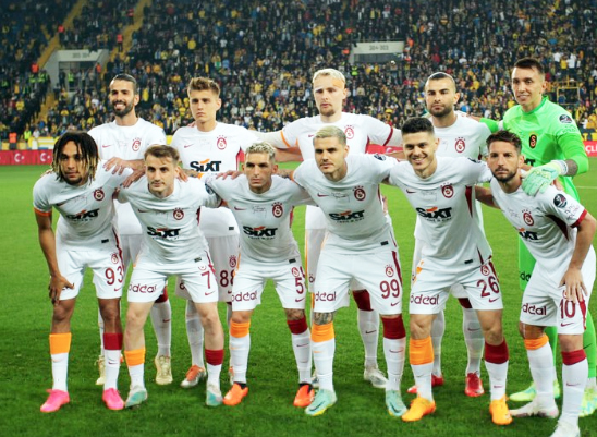 Foto - Ne oluyor, neler oluyor? Süper Lig'dekileri çıldırtacak adımı duyurdu! Galatasaray topa girerse rakiplerinin hiç istemediği şey olacak: Benfica'nın yıldızı Galatasaray'a! 