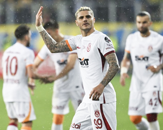 Foto - Ne oluyor, neler oluyor? Süper Lig'dekileri çıldırtacak adımı duyurdu! Galatasaray topa girerse rakiplerinin hiç istemediği şey olacak: Benfica'nın yıldızı Galatasaray'a! 