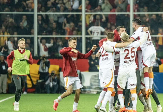 Foto - Ne oluyor, neler oluyor? Süper Lig'dekileri çıldırtacak adımı duyurdu! Galatasaray topa girerse rakiplerinin hiç istemediği şey olacak: Benfica'nın yıldızı Galatasaray'a! 