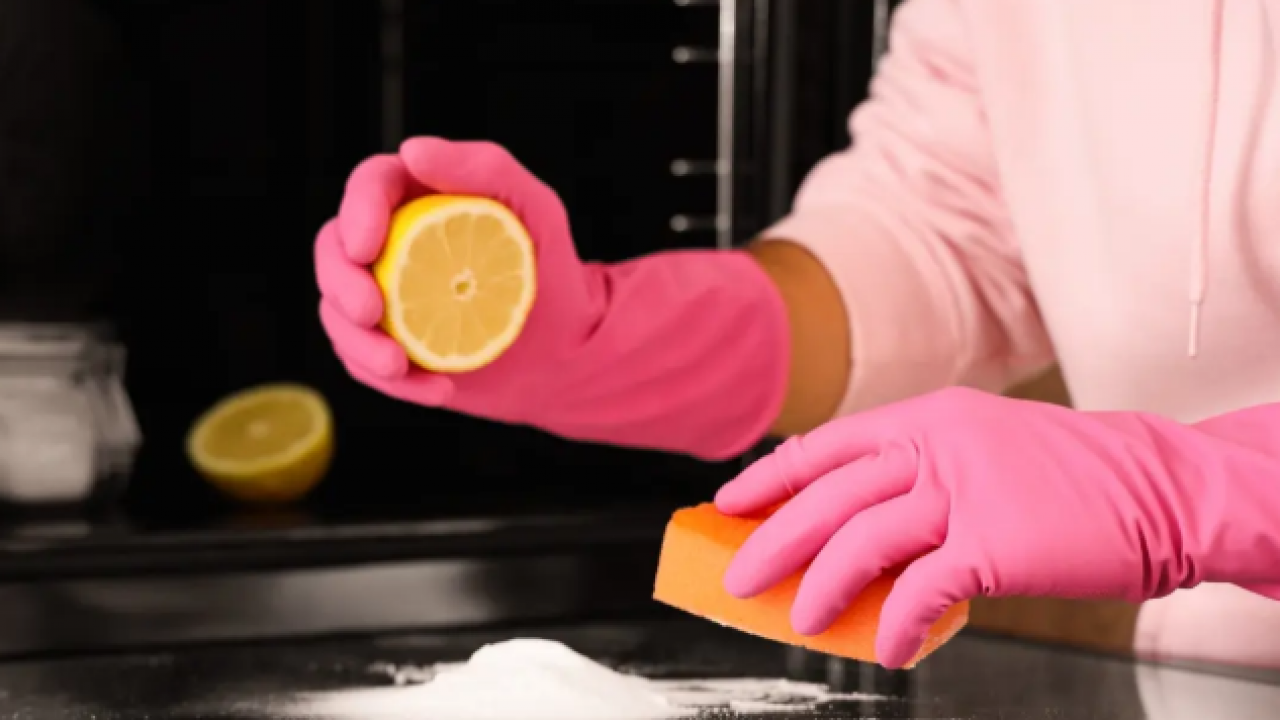 İşte evdeki kokuyu geçirmenin basit yolu: İki yemek kaşığı koyun yeter!