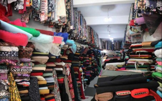 Foto - Ne umdu ne buldu! Dükkana astığı bu afiş ciroyu patlattı