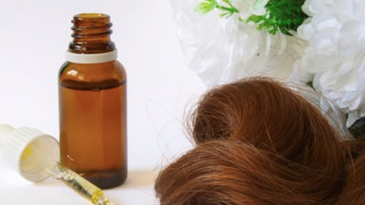 Ne yaparsak yapalım saçları lastik gibi uzatan 3 yağ bu! Bir tel dökülmeyecek! Süreniz 30 dk.