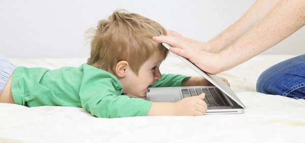 Ne yapmak gerekiyor? İnternette çocuklar için 7 tehlike