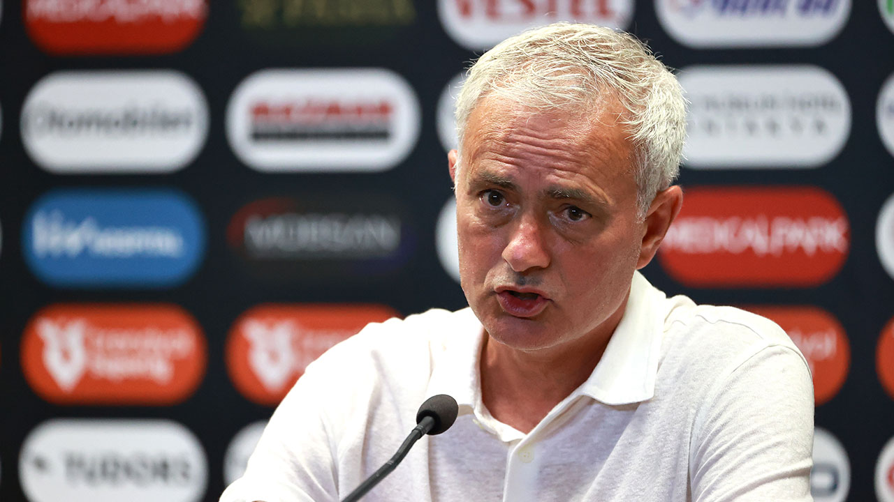 Foto - Ne yapmaya çalıştığını anlayan bir kişi bile yok... Kendisi dahil! Mourinho'nun Konyaspor kararı ağızları açık bıraktı