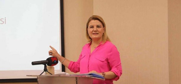 Foto - Ne yaptıkları belli değil! CHP'de bir kriz daha | Fatma Kaplan Hürriyet adaylıktan çekildi