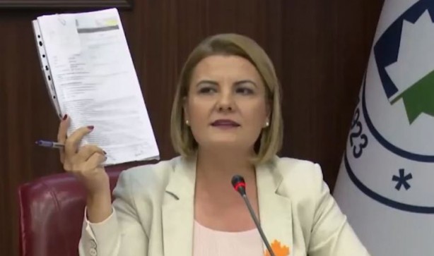 Foto - Ne yaptıkları belli değil! CHP'de bir kriz daha | Fatma Kaplan Hürriyet adaylıktan çekildi