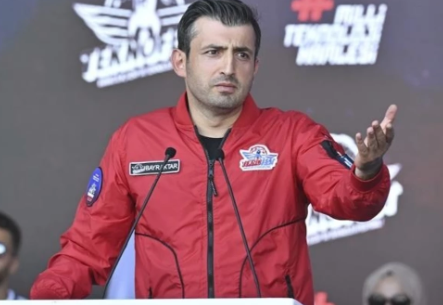 "Necmettin Erbakan neden Selçuk Bayraktar'a Avrupa'ya git oku dedi de Fatih Erbakan'a bunu demedi?"