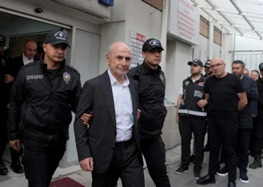 Foto - Neden gözaltına alındılar? CHP’li belediyelere rüşvet irtikap soruşturması