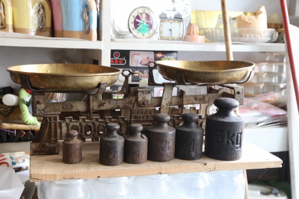 Foto - Nedenini duyunca şaşıracaksınız! Her hafta dükkânı açıyor ama satış yok