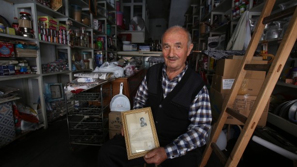 Foto - Nedenini duyunca şaşıracaksınız! Her hafta dükkânı açıyor ama satış yok