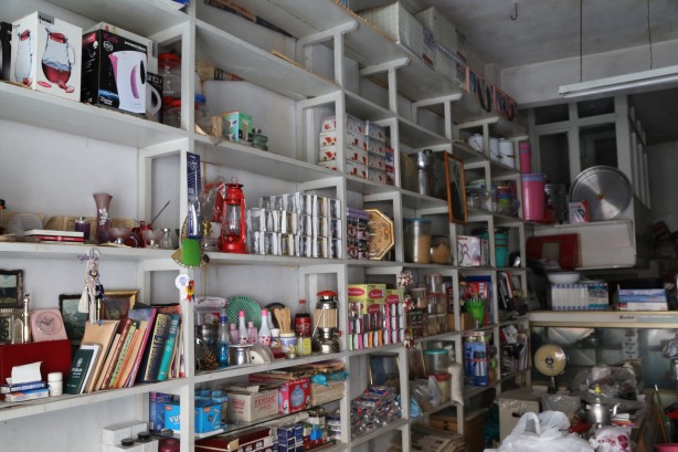 Nedenini duyunca şaşıracaksınız! Her hafta dükkânı açıyor ama satış yok