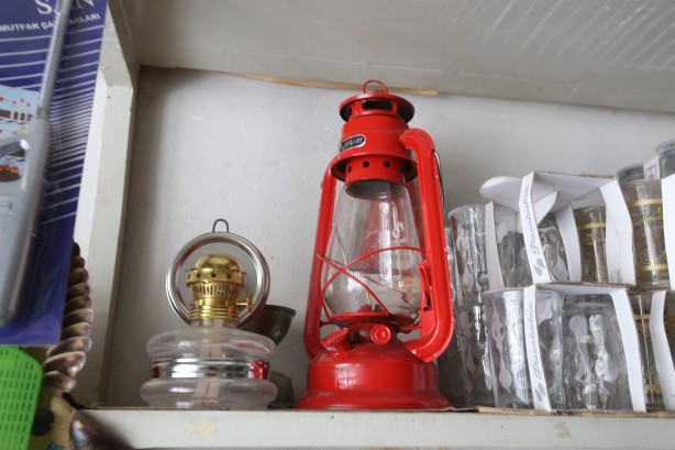 Foto - Nedenini duyunca şaşıracaksınız! Her hafta dükkânı açıyor ama satış yok