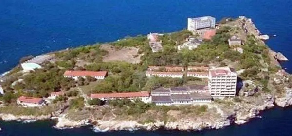 Foto - Nedenini duyunca şaşıracaksınız! İşte üstünden uçağın geçmesi yasak yerler 