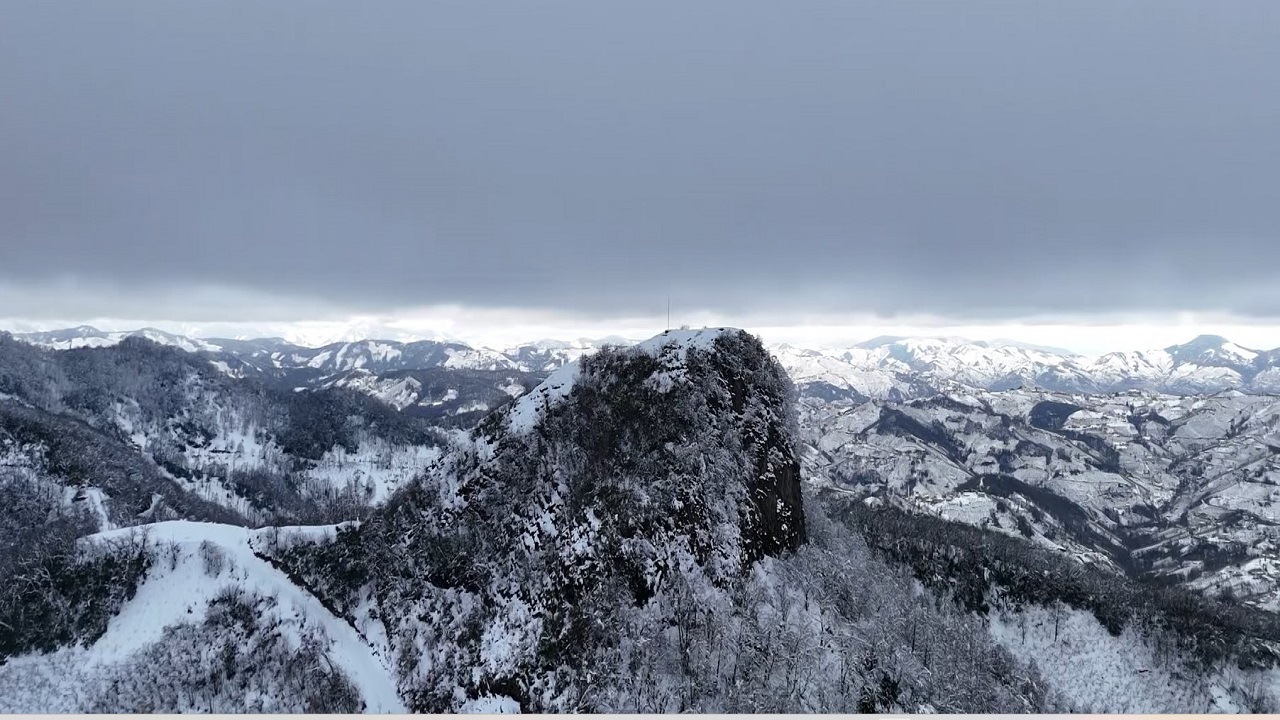 Foto - Nefes kesen görüntü! Volkanik tepede kış masalı bir başka güzel