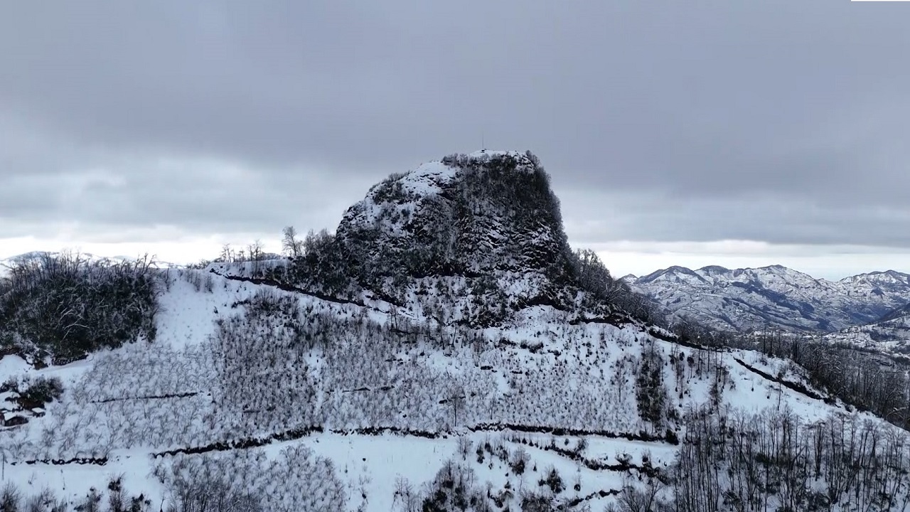 Foto - Nefes kesen görüntü! Volkanik tepede kış masalı bir başka güzel
