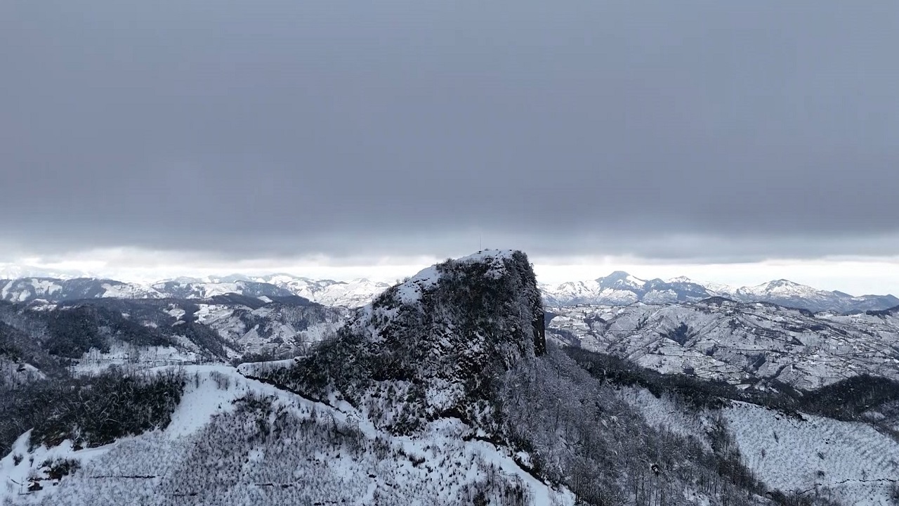 Foto - Nefes kesen görüntü! Volkanik tepede kış masalı bir başka güzel