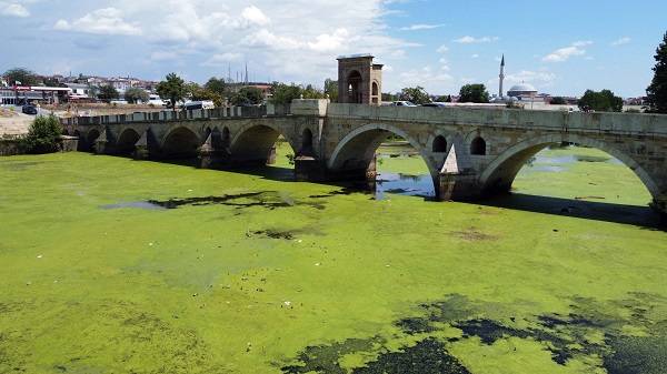 Nehir kurudu yol çöktü! Tunca Nehri'nin içler acısı hali