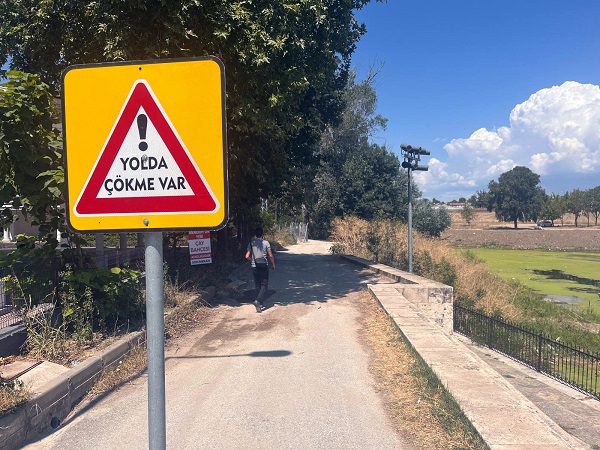 Foto - Nehir kurudu yol çöktü! Tunca Nehri'nin içler acısı hali