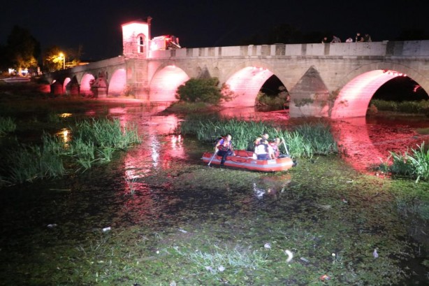 Foto - Nehre düşen şahıs için seferber oldular