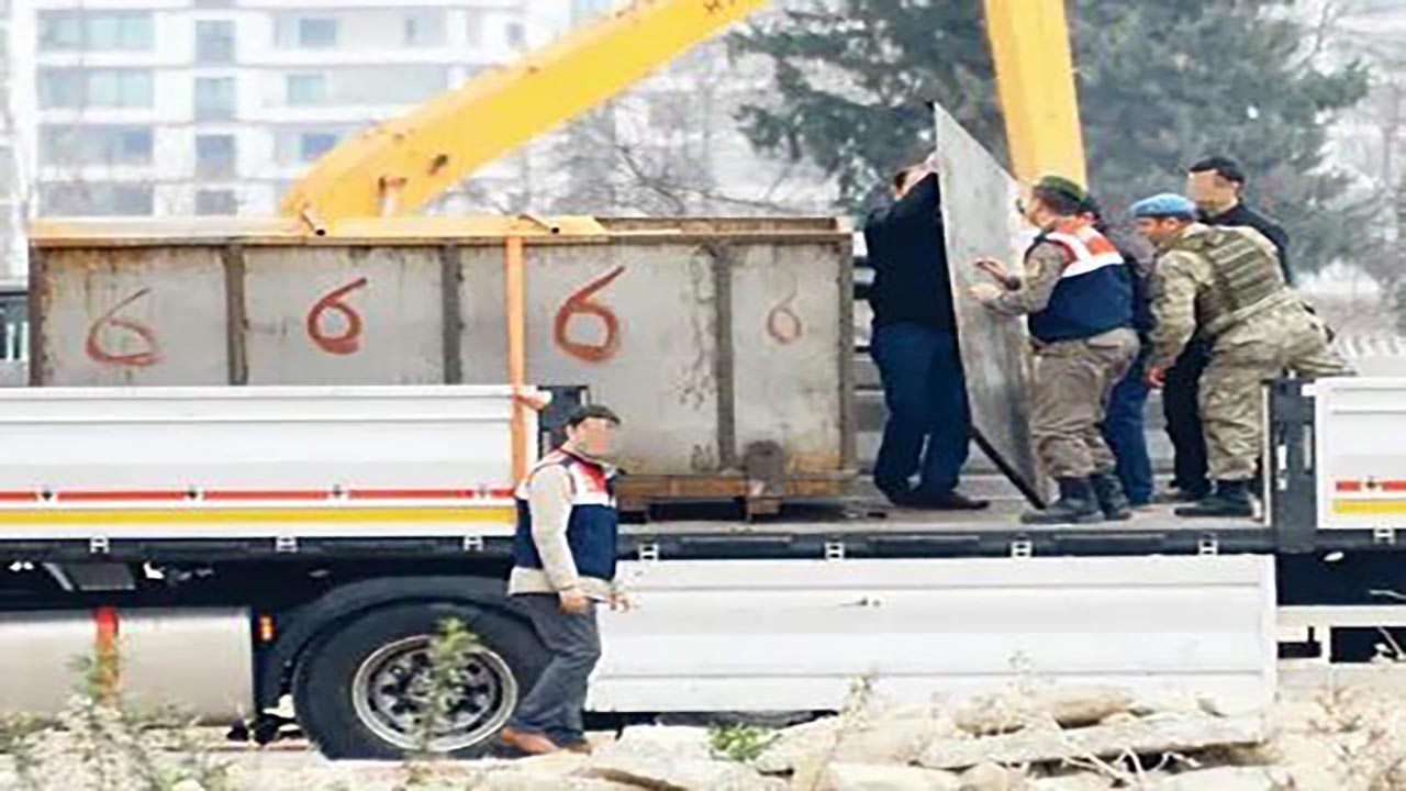Foto - Neler olmuştu? Mit TIR’ları ihanetinin yıldönümü