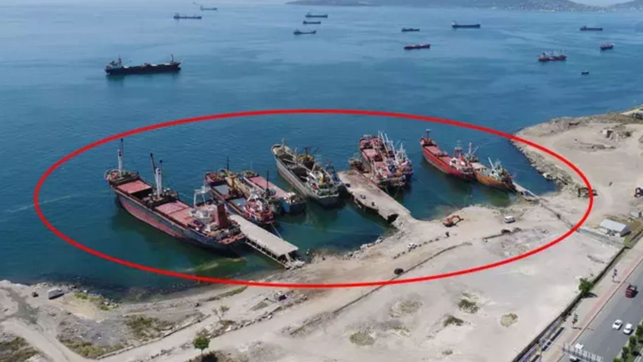 Neler oluyor? 54 gemi terk edildi
