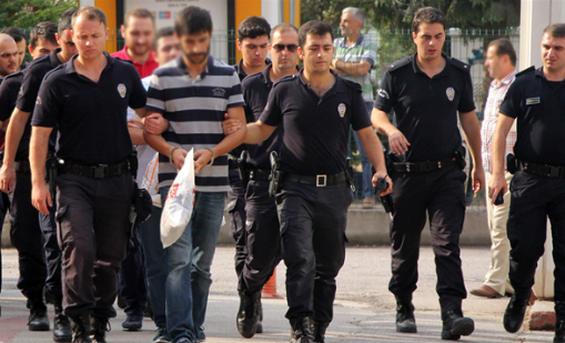 Neler oluyor? 6 bin FETÖ’cü polis göreve iade edildi