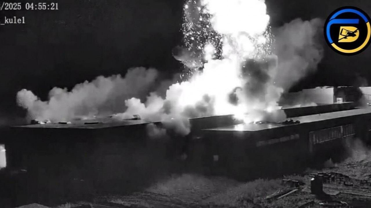 Foto - Neler oluyor: Bayraktar üretim üssü füzelerle vuruldu