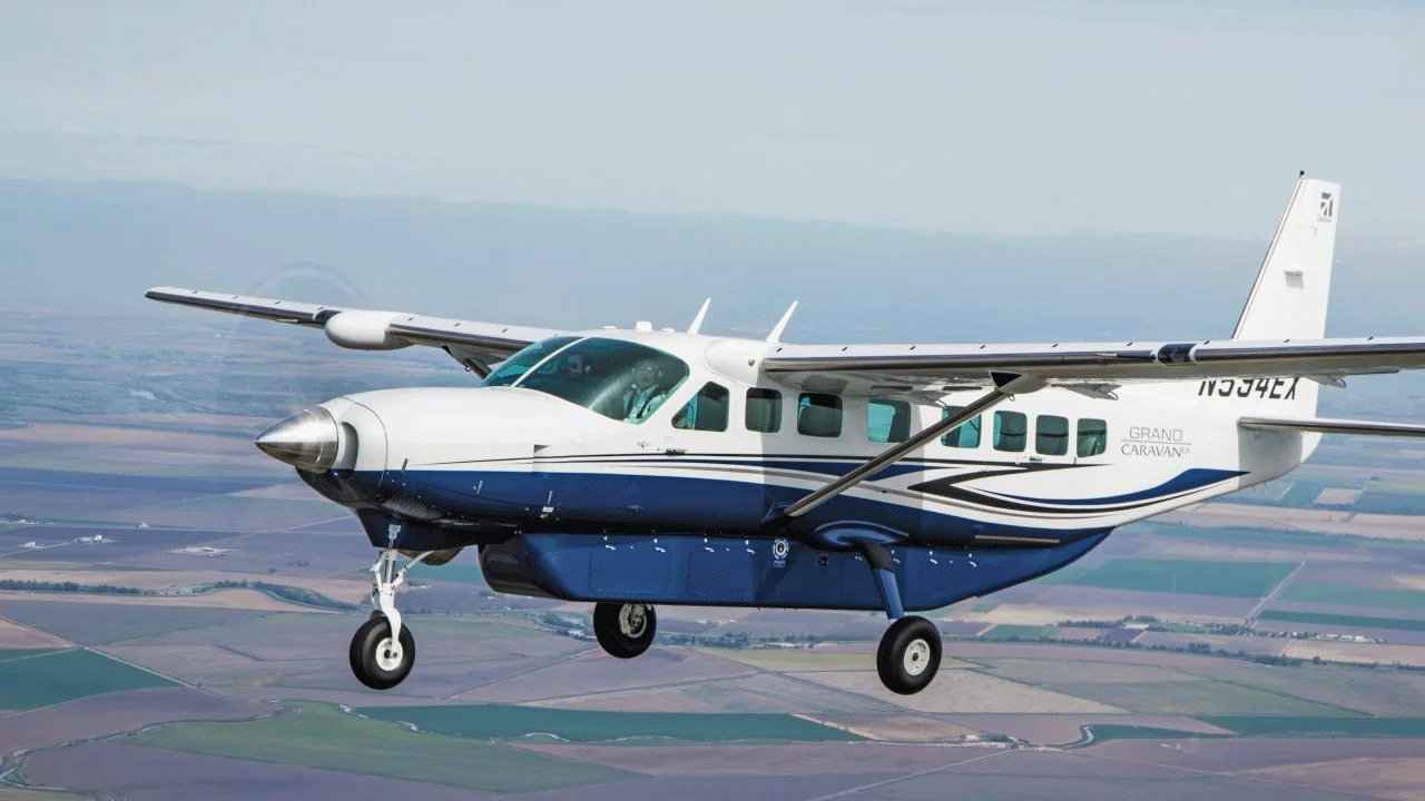 Foto - Neler oluyor? Bir uçak kayboldu, bir uçak düştü