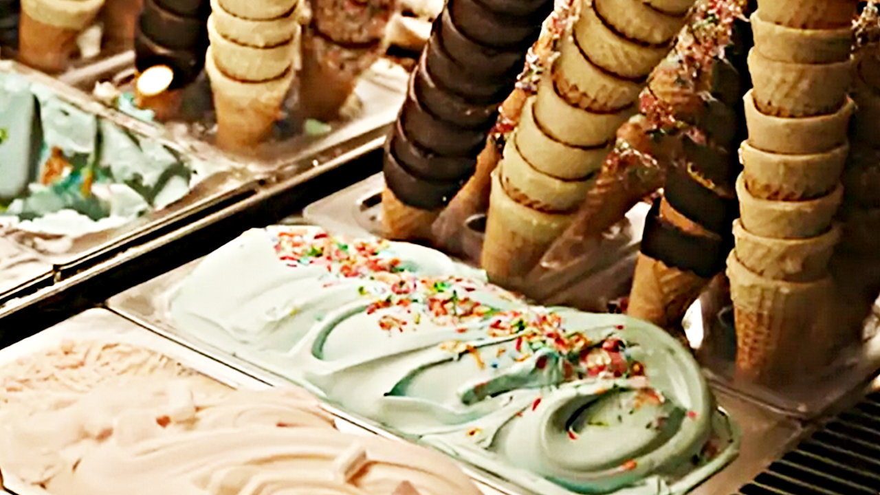 Foto - Neler oluyor böyle? Tam yaz gelirken ünlü dondurma markası satılıyor