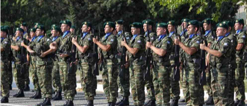 Foto - Neler oluyor böyle? Türkiye'ye saldırmaları için onlarca savaş tankı verdiler hem de bedavaya