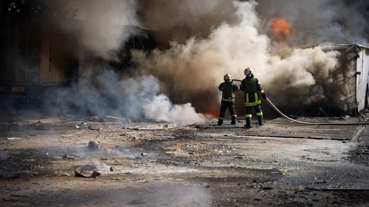 Foto - Neler oluyor? Havalanan İHA'lar askeri üsleri vurdu