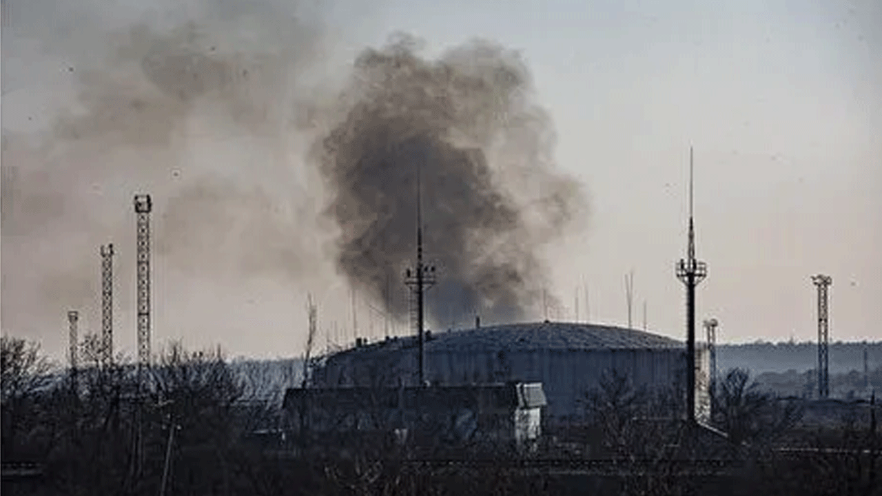 Foto - Neler oluyor? Havalanan İHA'lar askeri üsleri vurdu