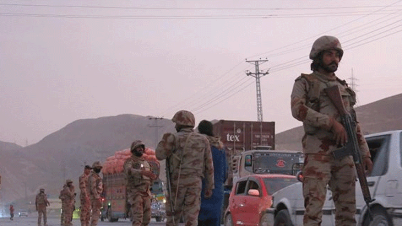 Neler oluyor? Katar'dan sonra Türkiye dostu Pakistan'da saldırı! 12 asker öldürüldü