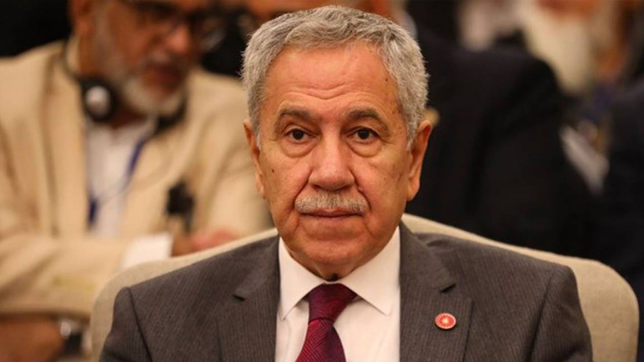 Neler oluyor? Şimdi de Bülent Arınç yalanladı: Uydurma yok ama kırıldım