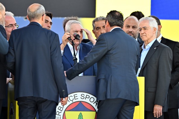Foto - Neler oluyor yine: Galatasaray'dan Fenerbahçe'ye Aziz Yıldırım'lı salvo! Sonunda bunu da yaptılar…