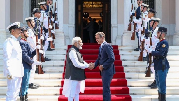 Foto - Neler oluyor? Yunanistan, "Türkiye'yi vuracağız" diyen ülke için savaş uçaklarını kaldırdı