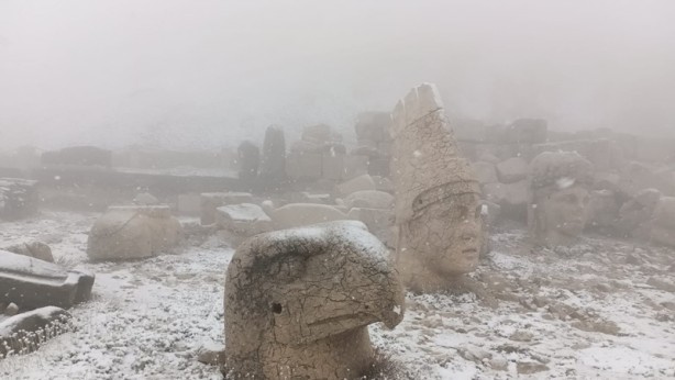 Foto - Nemrut Dağı'na mevsimin ilk karı yağdı