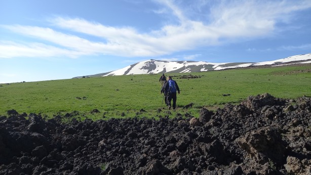 Foto - Nemrut Kalderası'nın bir yanı kar bir yanı bahar