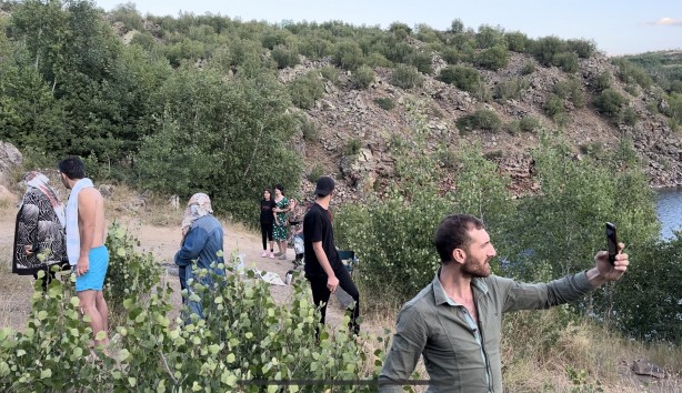 Foto - Nemrut'ta ayılar piknikçilerin sofrasına oturdu