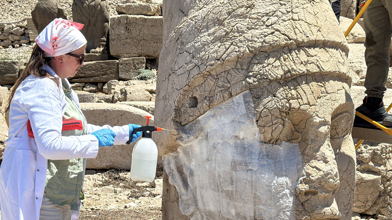 Nemrut’ta tarih korunuyor: Dev heykellere nano kalkan