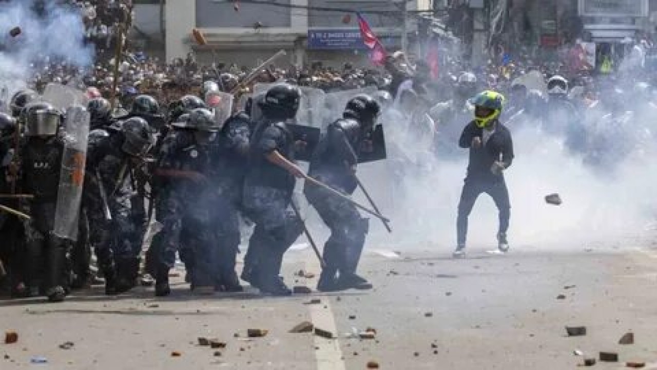 Foto - Nepal cezaevlerinden 15 binden fazla mahkum kaçtı! Ülkede son durum içler acısı...