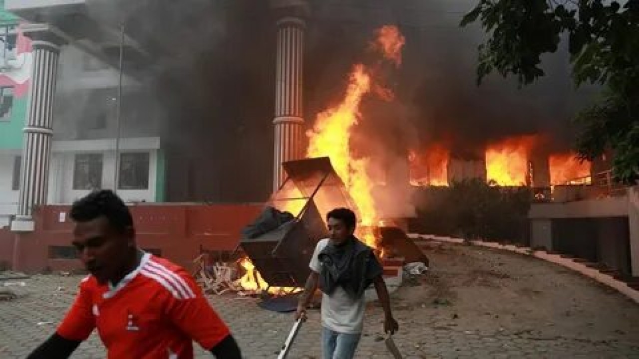 Foto - Nepal cezaevlerinden 15 binden fazla mahkum kaçtı! Ülkede son durum içler acısı...